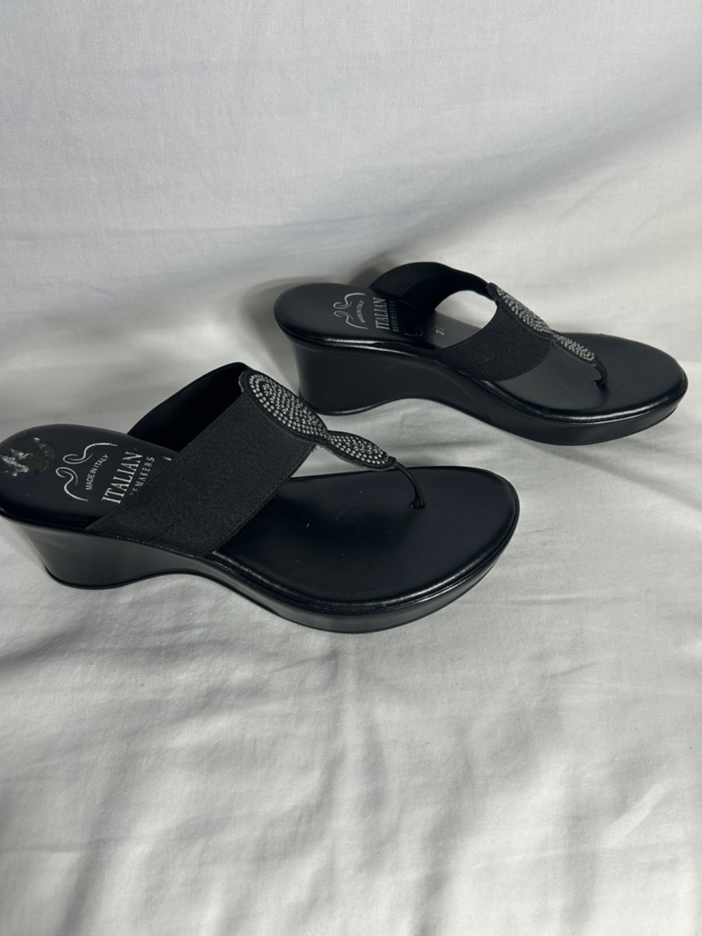 Italian Shoemakers Black Rhinestone Wedge Thong Sandals, Size 7 1/2 - Picture 3 of 7